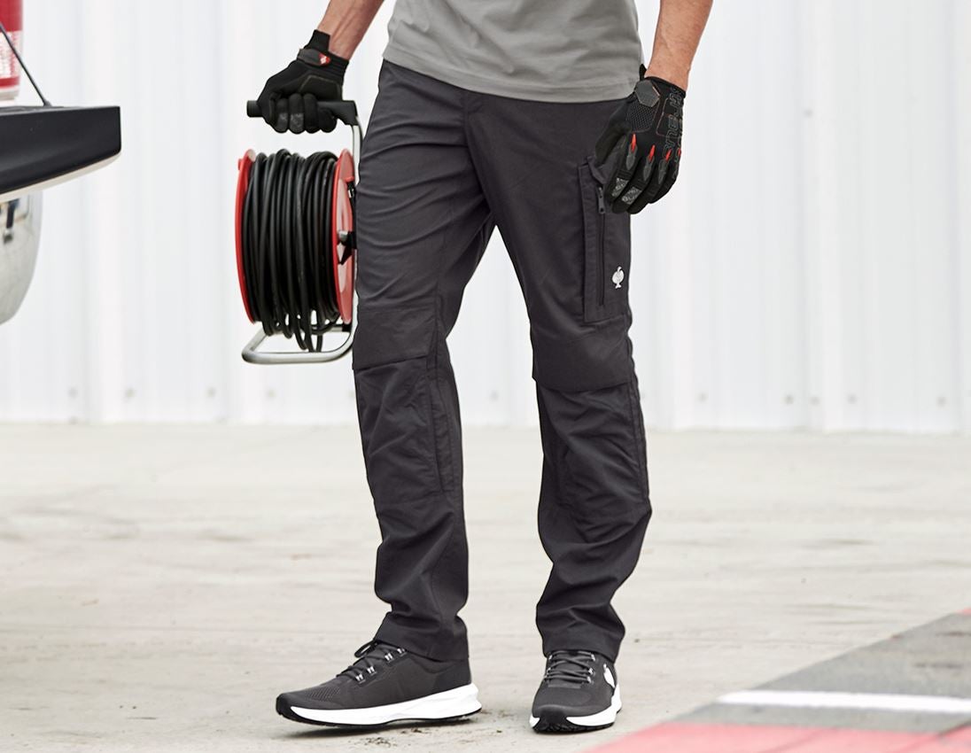 Oblečenie: SÚPR: nohavice e.s.concrete light+ šortky + osuška + čierna 1