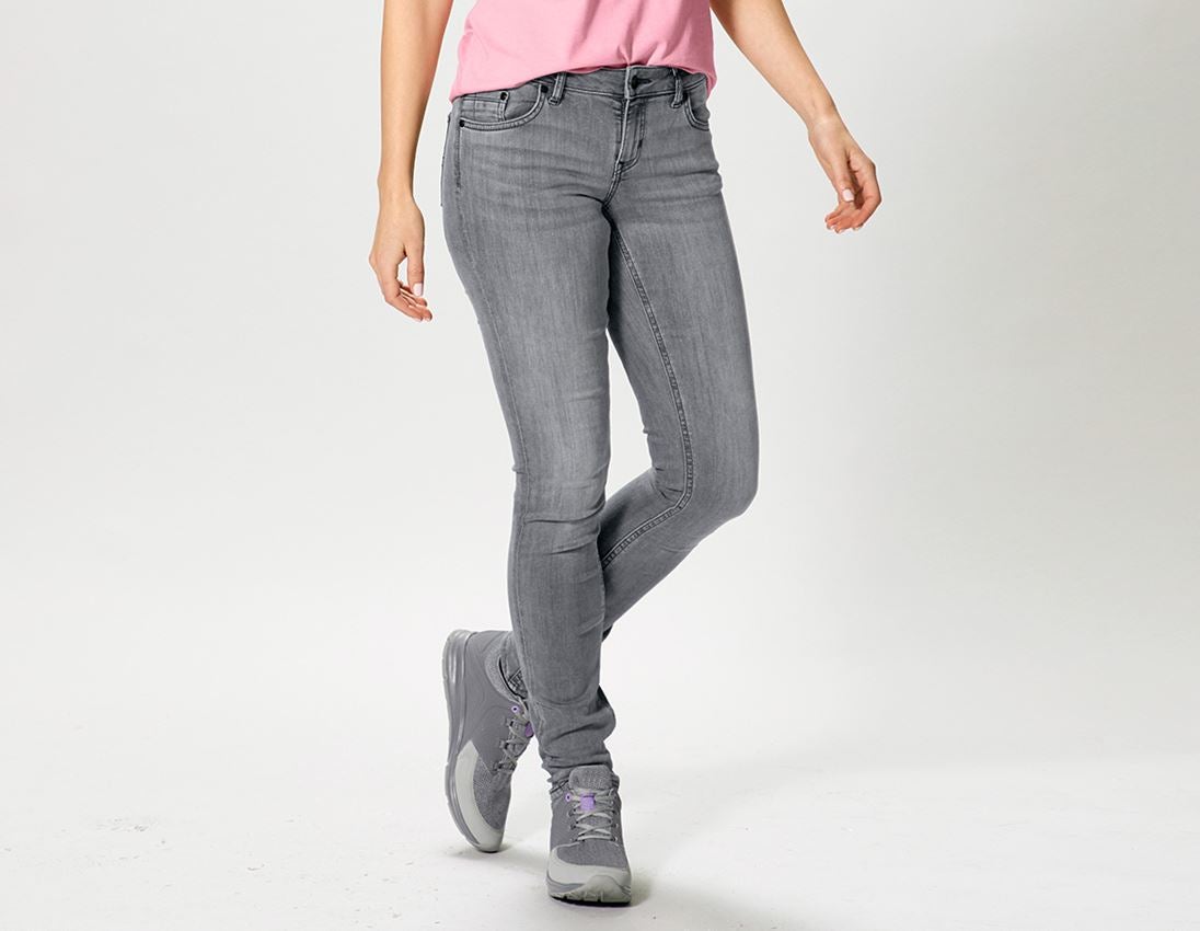 Oblečenie: SÚPR: 2x e.s. 5-vreckové džínsy, dámske + lopta + graphitewashed